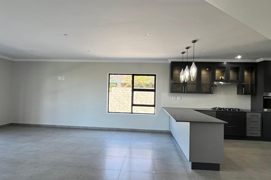 3 Bedroom Property for Sale in Wavecrest Eastern Cape